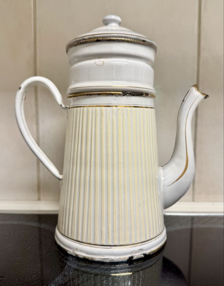 Teiere: Sehr originelle Emaille(-Tee/-Kaffee)-Kanne – Usato da Chur venduto da Lilo_Pulver