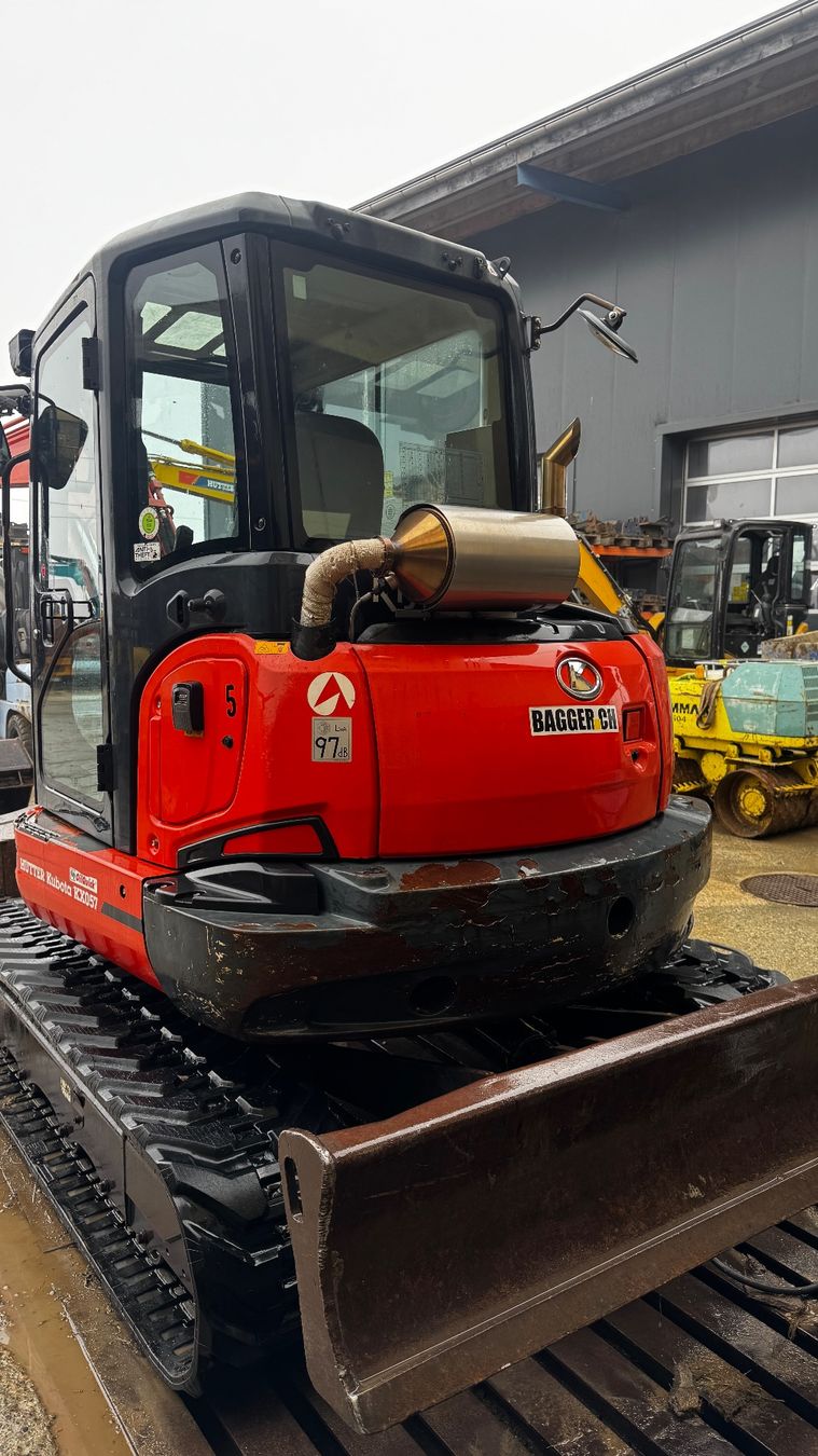 Kubota Bagger: Bagger Hutter Kubota KX057-4 mit Oilquick Nr. 005 – Gebraucht aus Niederbipp von baggerch 2