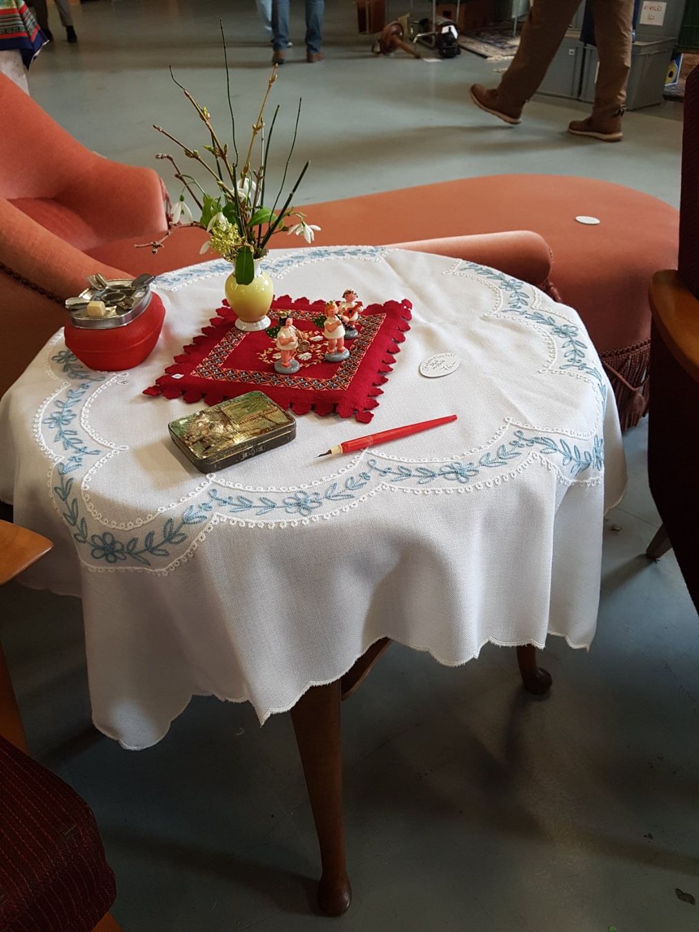 Tavoli: Retro Stuben- Couchtisch, 40er/50er – Difettoso da St. Antoni venduto da Mischtle 2