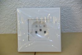 Legrand UP T25 Steckdose, weiss