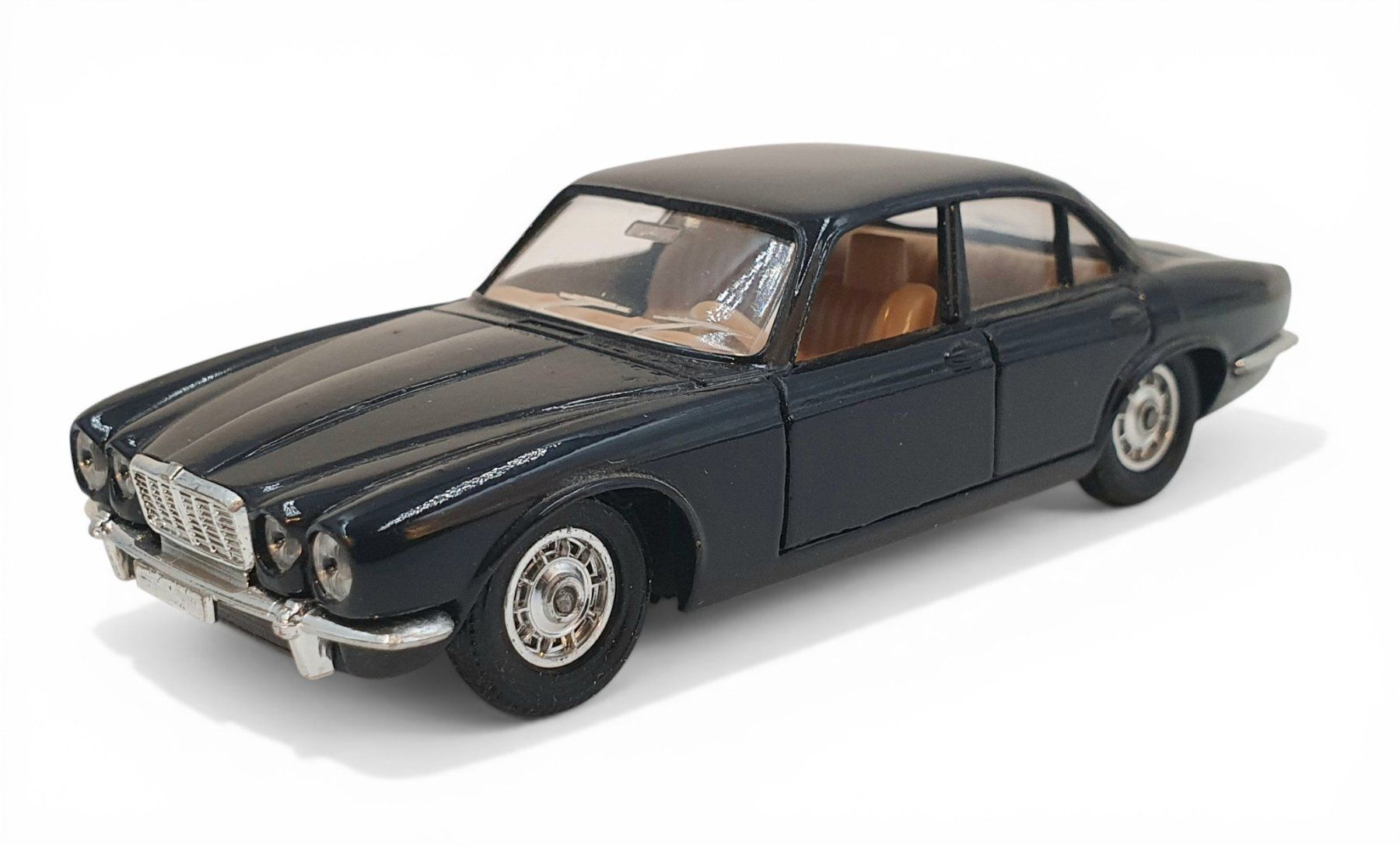 Solido Modellini d'auto: Solido Jaguar XJ12 – Usato da Rickenbach b. Wil venduto da klassikmarkt.ch 2