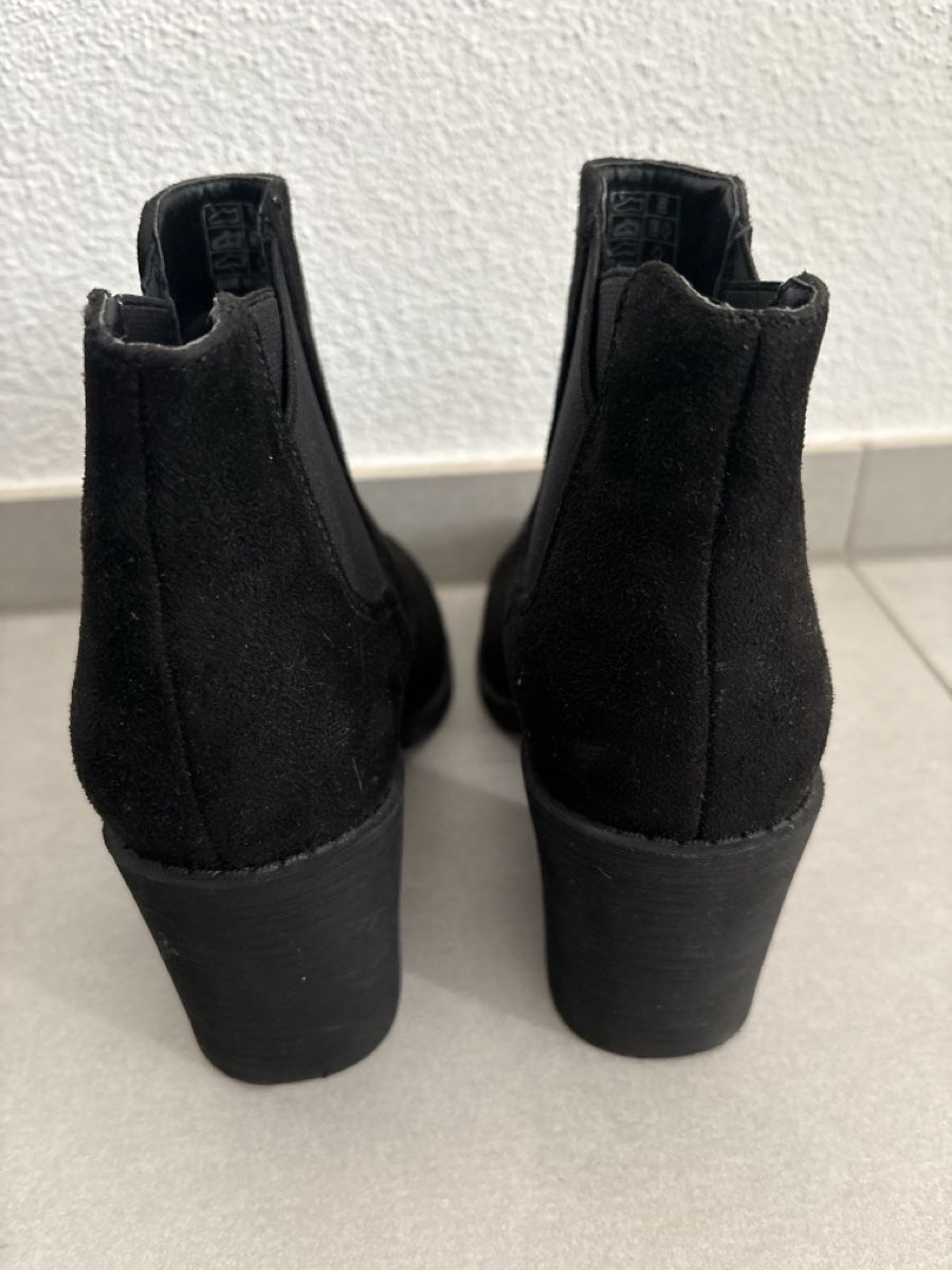 Scarpe da donna: Stivaletto  – Usato da Rivera venduto da ape_b2bx 3