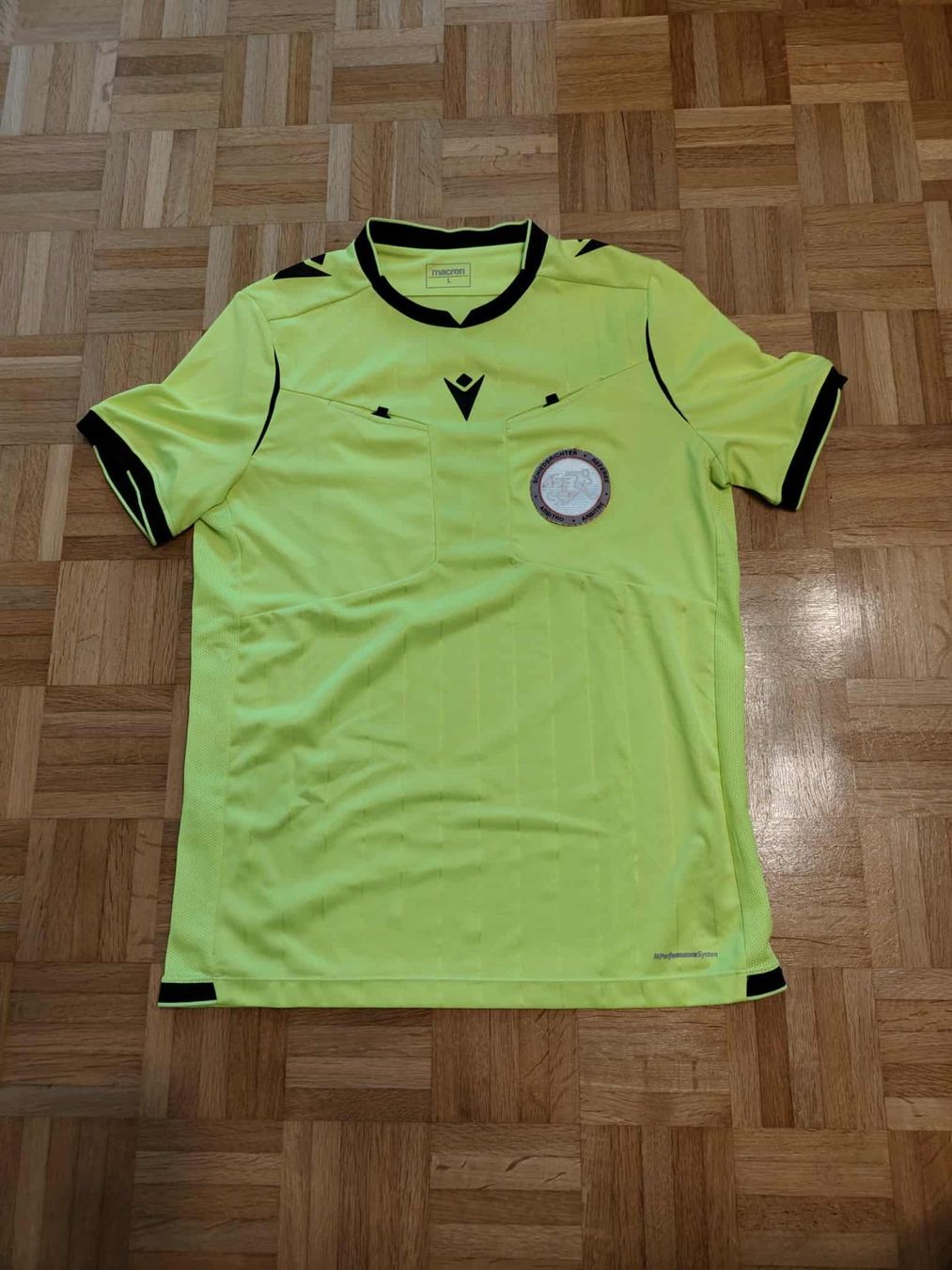 Canottiere & Pantaloni: MACRON SCHIEDSRICHTER TRIKOT GROESSE L – Usato da Münchenstein venduto da alessioivan