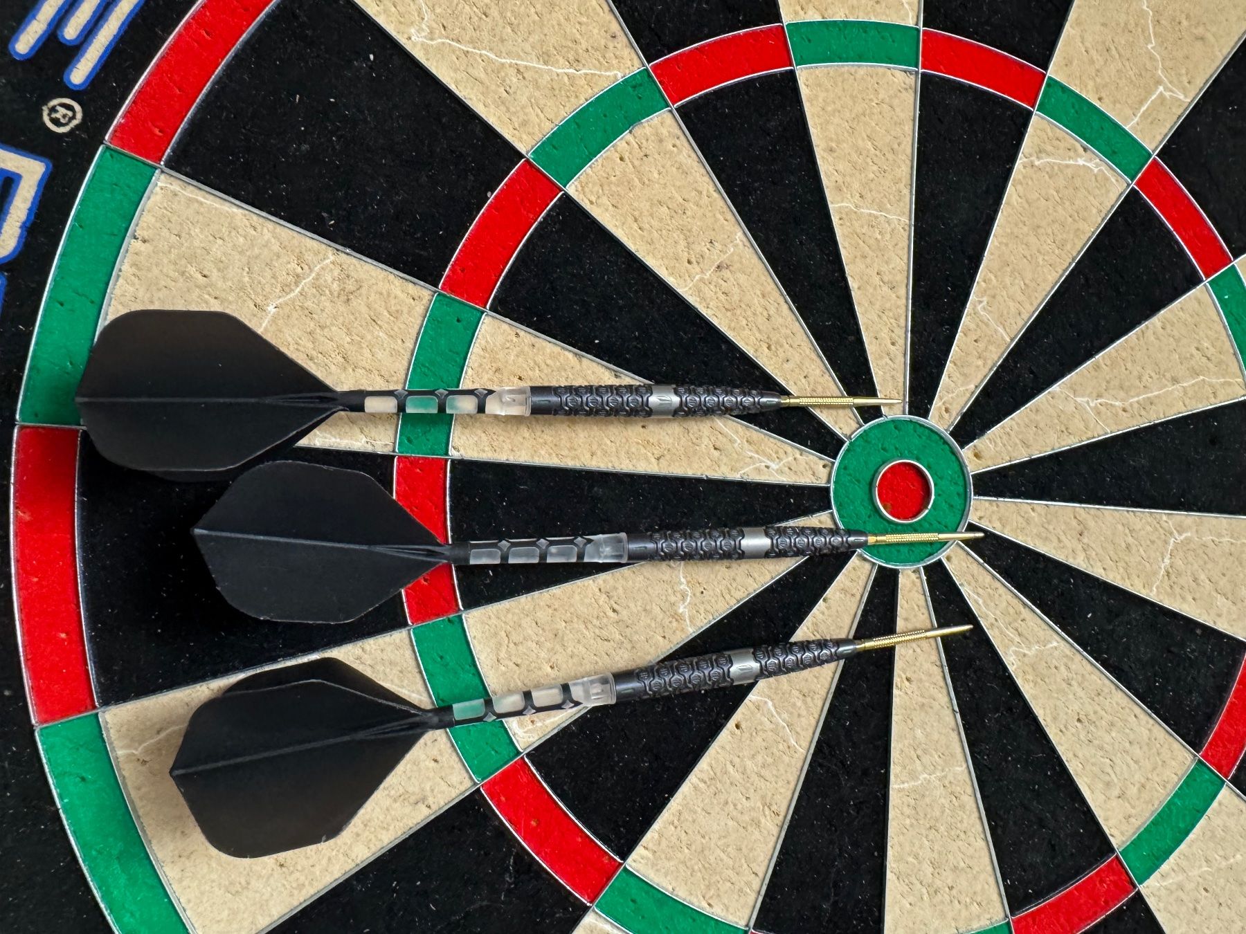 Dart: Dartscheibe inklusive Dartpfeile – Gebraucht aus Kestenholz von cvx_889vv 5
