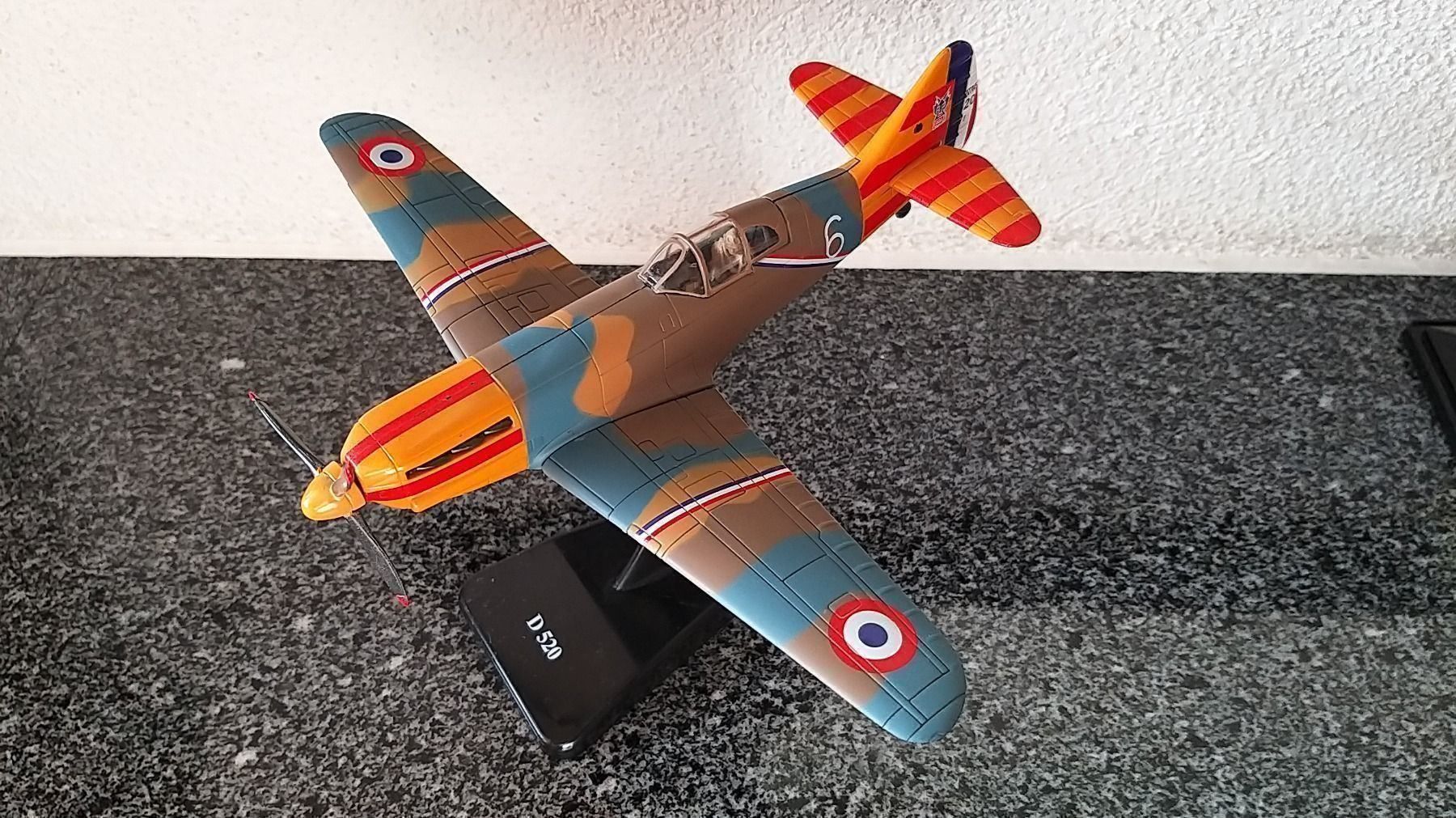 Kit di modellismo & Modellini statici: 11 Flugzeugmodelle diverse Massstäbe – Nuovo (secondo la descrizione) da Rotkreuz venduto da JustForSale 2