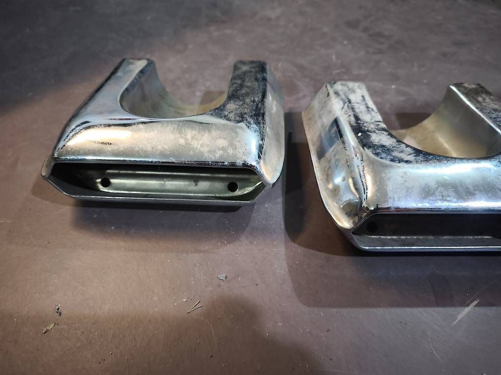 Auspuffanlagen: Cadillac Eldorado DeVille Auspuffblenden  – Neu und originalverpackt aus Zihlschlacht von rad_vvm9