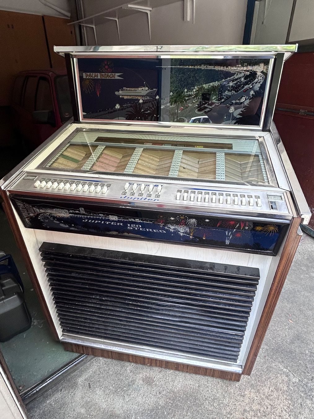 Jukebox: jukebox Jupiter 120 Stereo (Juniter) – Usato da Miécourt venduto da arm_9nhx