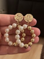 Boucles d’oreilles remarquables et perles légères neuves