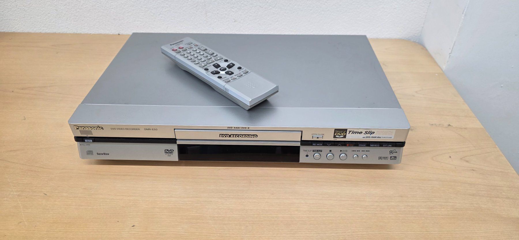 Panasonic Registratori: Panasonic DMR-E50 DVD Recorder Abspielgerät – Usato da Elgg venduto da computerbrocki