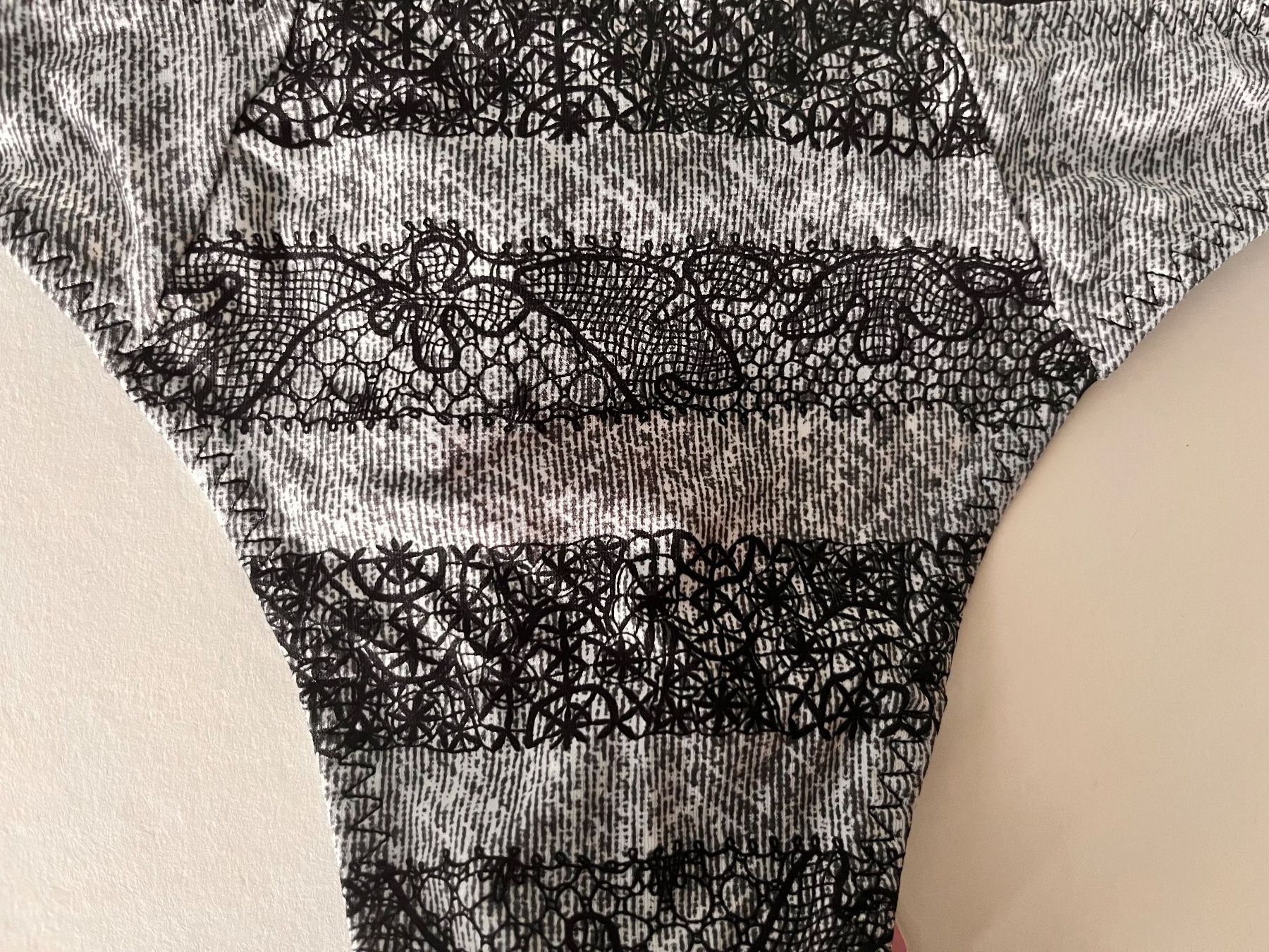 Sonstige Unterwäsche: ANTIGEL, String, Grösse 38, Farbe Grau – Neu und originalverpackt aus Rudolfstetten von gst_g7xl 1