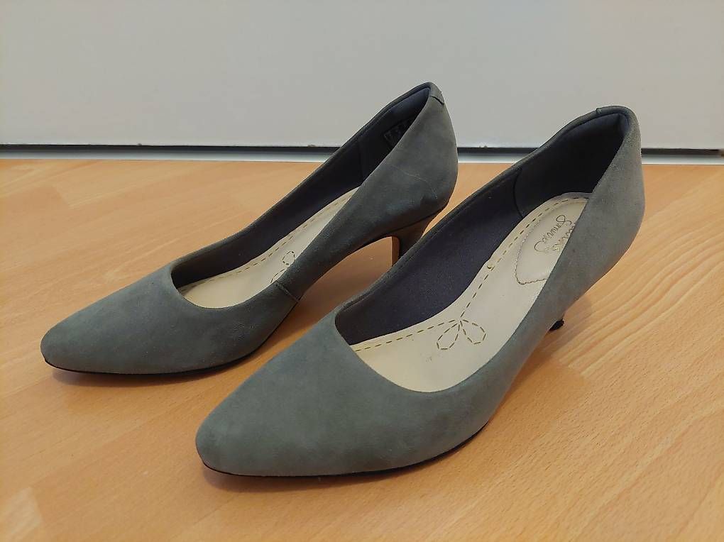 Chaussures femmes: Graue Clarks Pumps – D'occasion à Gossau SG par sus_bkb7 1
