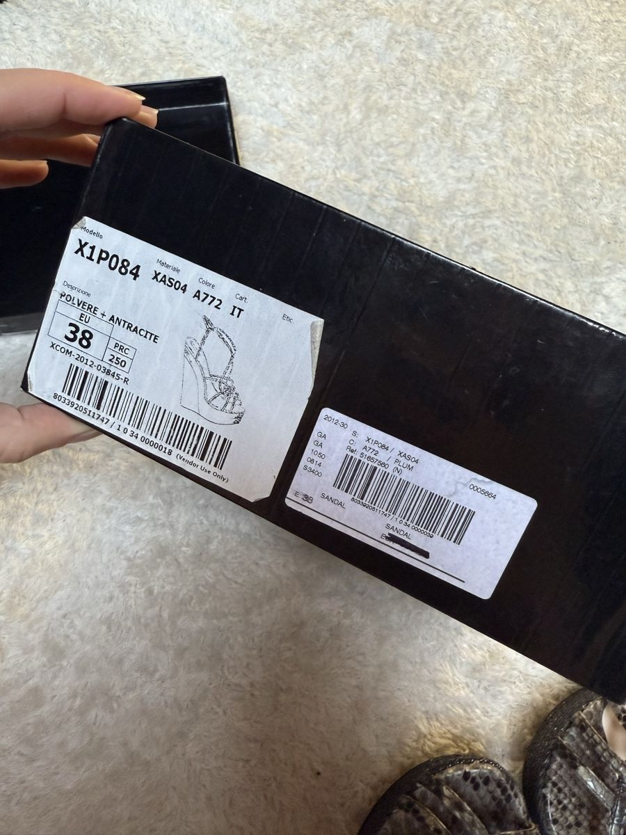 Armani Scarpe da donna: Giorgio Armani python 38 $1395 – Usato da Barna venduto da orbuyorcry 8
