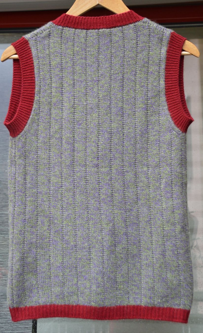 Chanel Gilet & Giacche senza maniche: Chanel Pullover  / pull 38 - 100 % Kaschmir / cachemire – Usato da Collonges venduto da Auganien 1