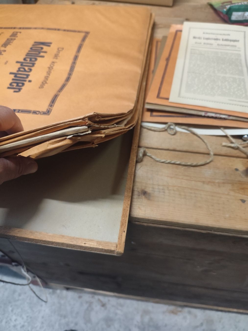 Dokumente: Historisches Kohlepapier Set – Gebraucht aus Büsserach von Vintage-vins 4