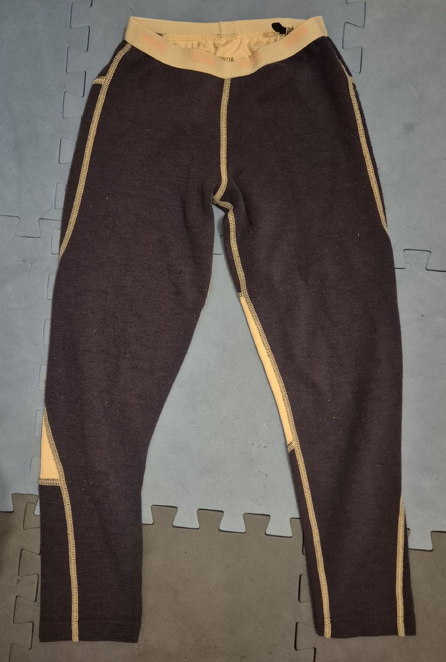 Pantaloni: pantalon intérieur de ski. taille 110 – Usato da Belfaux venduto da Kikbog