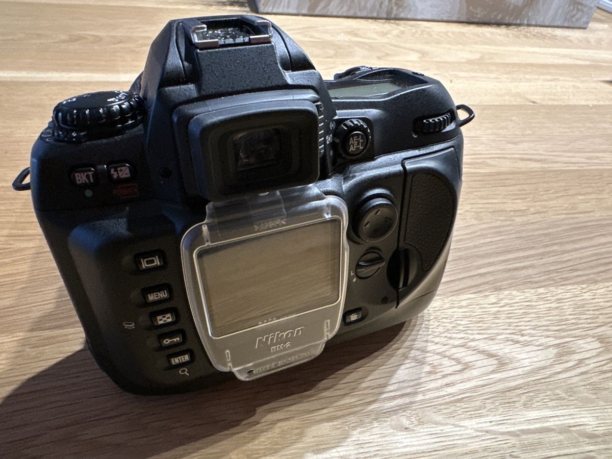 Nikon Kamera: Nikon D100 – Gebraucht aus Münsingen von  2