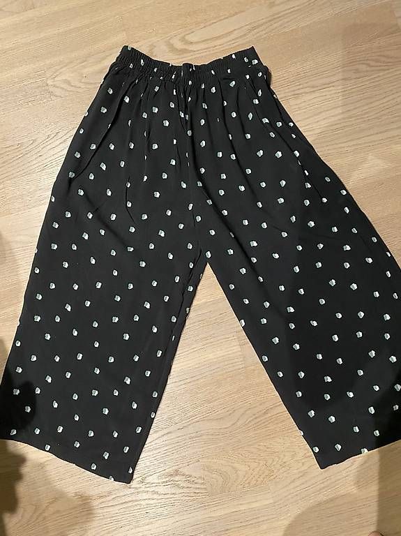 Pantaloni: Culotte von Givn GR. S schwarz – Usato da Oberrohrdorf venduto da Desteny1 1