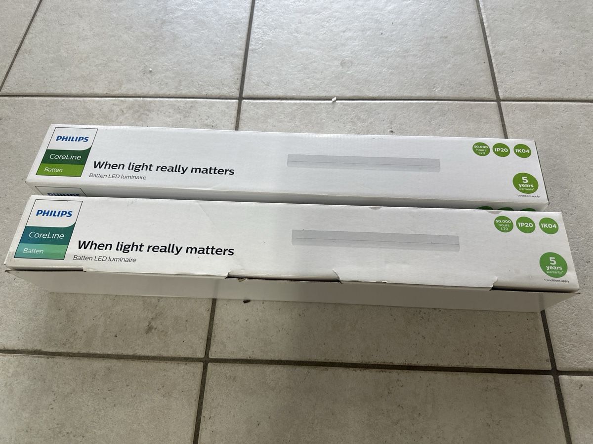 Philips CoreLine Batten LED Leuchte 600mm 17W 2200lm neu (Neuf avec ...