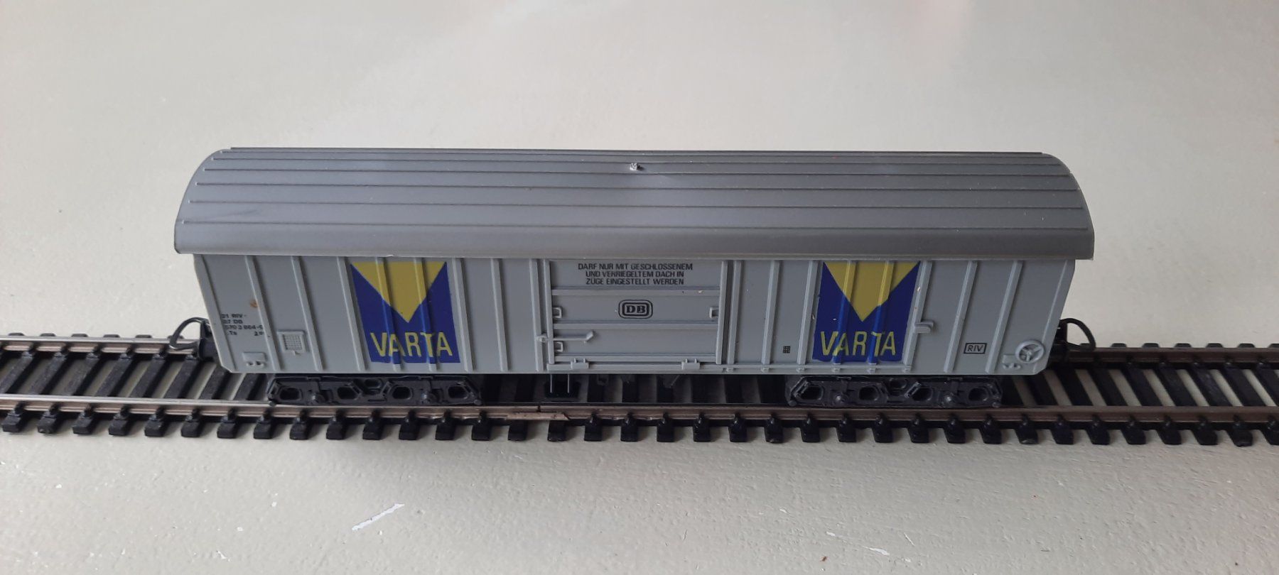 Lima Modellini di ferrovie: Lima 303183 DB, Schwenkdachwagen "VARTA" – Usato da Amriswil venduto da fel_pyg2 1