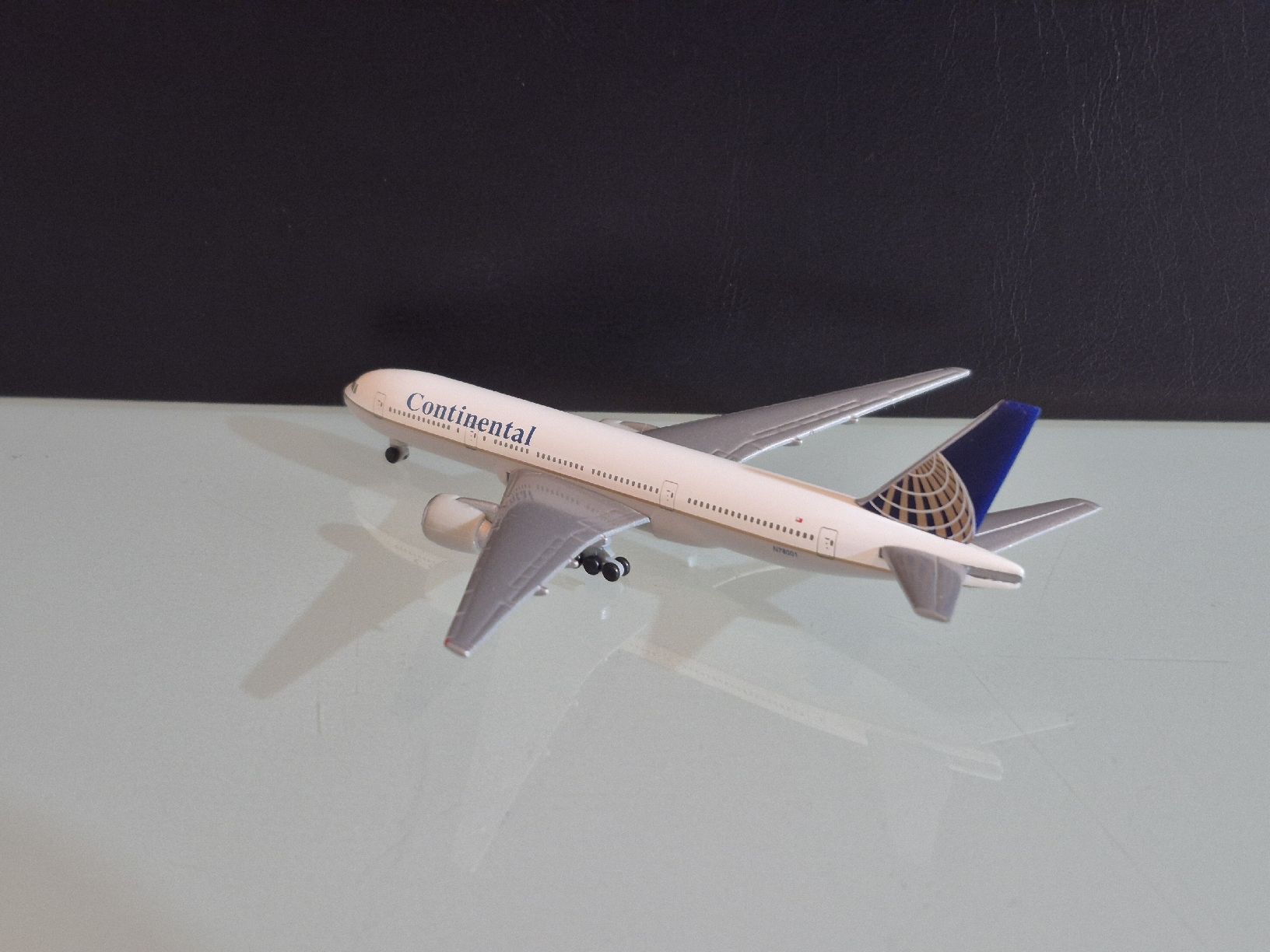Herpa Kit di modellismo & Modellini statici: Herpa Continental Airlines 1:500 – Usato da Uetendorf venduto da myhome12 1