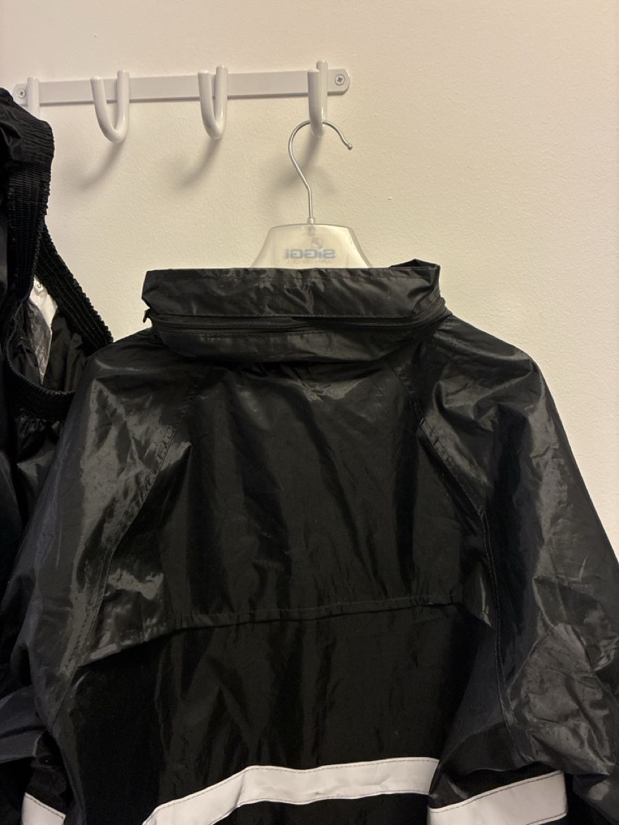 Giacche: Rain Suit Set – Usato da Zürich venduto da luc_v6bk 4