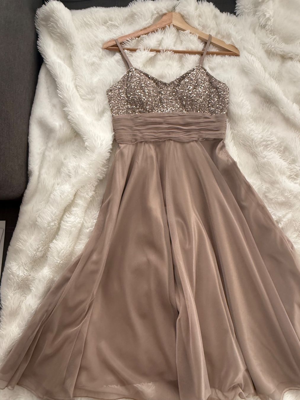 Vestiti: Cocktailkleid Taupe-Rosé – Usato da Münchenbuchsee venduto da S_Shan 3