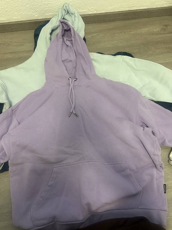 Pullover & Sweatshirts: Hoodies 4x – Gebraucht aus Lenzburg von mir_rnb9 1