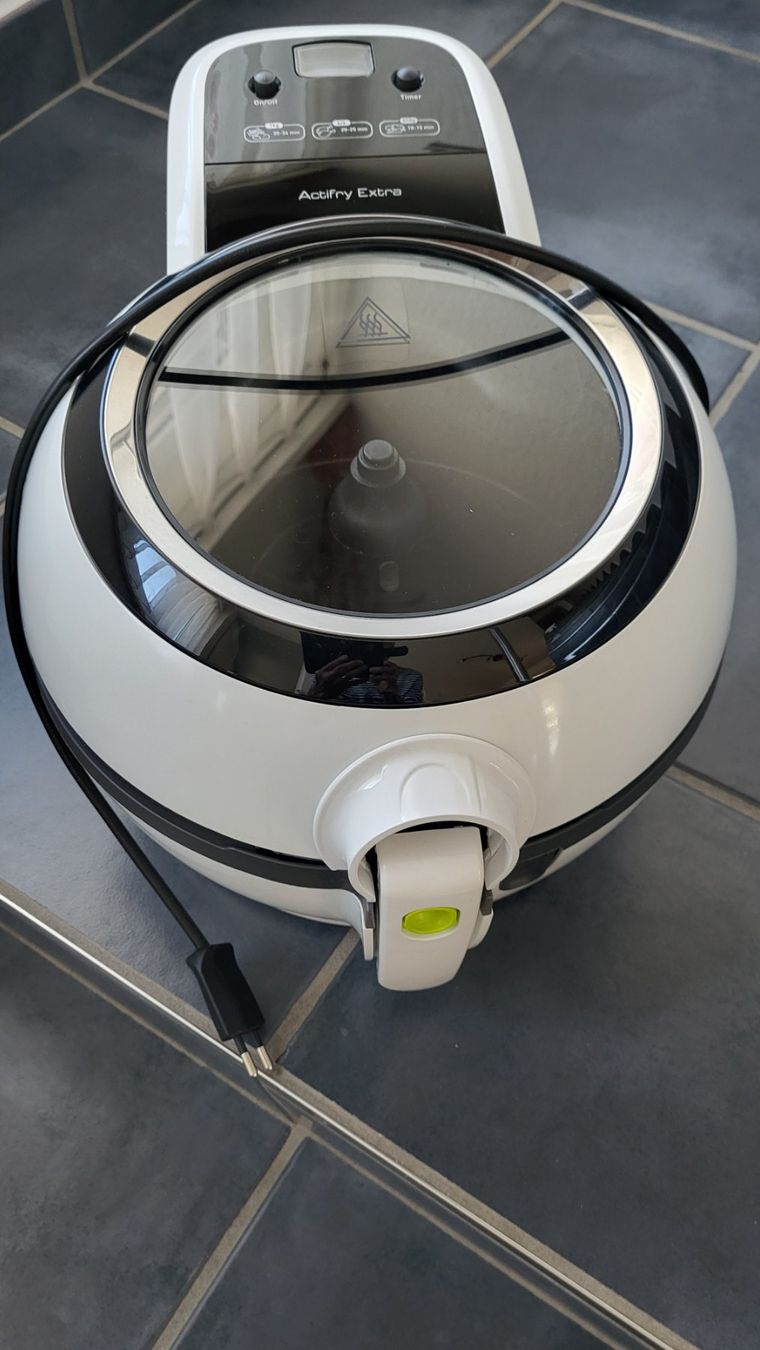 Tefal Elettrodomestici da cucina: Heissluftfritteuse Tefal Actifry Extra weiss gebraucht – Usato da Heiden venduto da bt-4532 5
