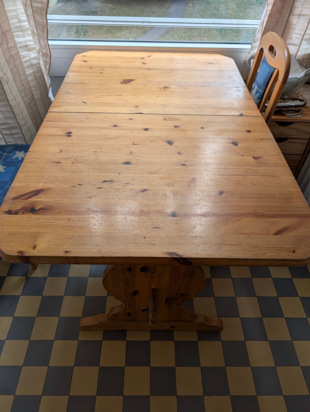 Tables: Table à manger en bois massif – D'occasion à Genève par Maria11 1