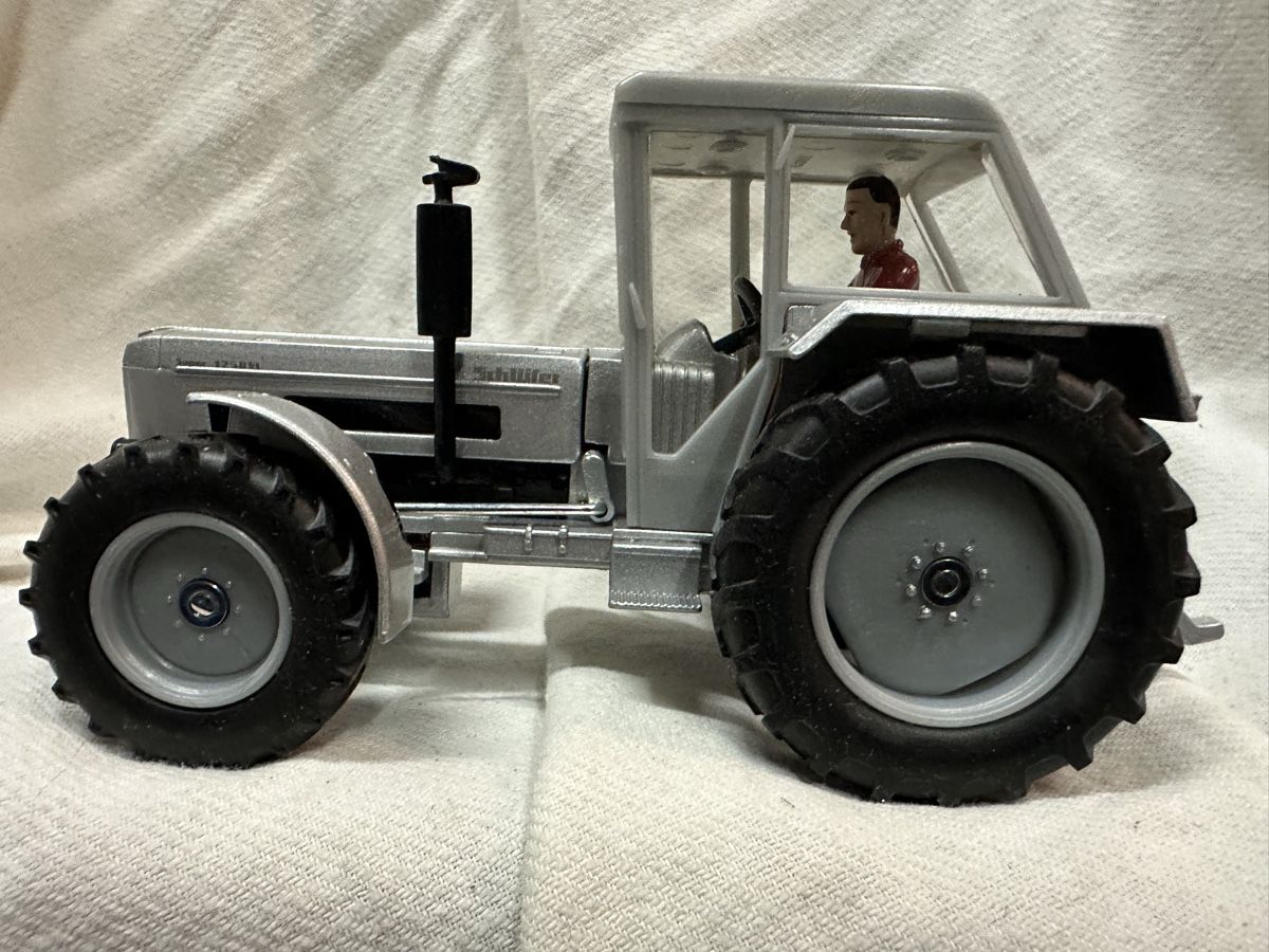 Siku Modellini d'auto: Siku schlüter traktor – Nuovo (secondo la descrizione) da Reinach AG venduto da rares75 2