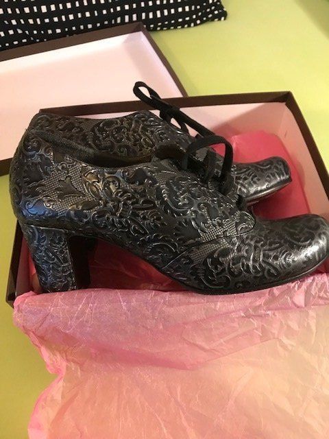 Chie Mihara Damenschuhe: Chie Mihara Damenschuh Grösse 42 – Gebraucht aus Zürich von Silberdrache 1