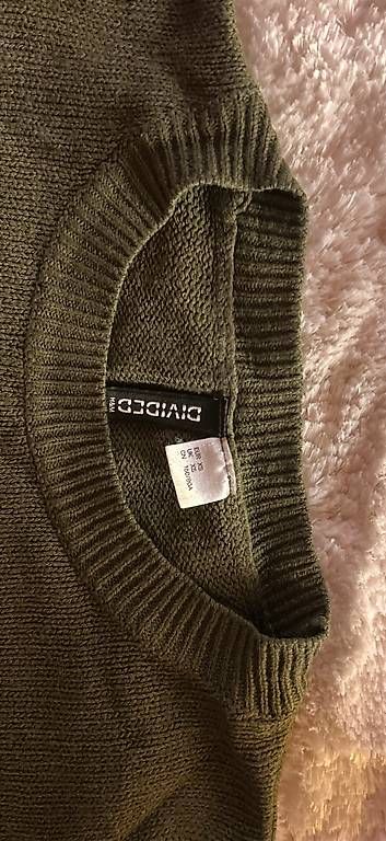 Maglioni & Felpe: Dunkelgrüner Pullover – Usato da Bätterkinden venduto da cin_r7xm 1