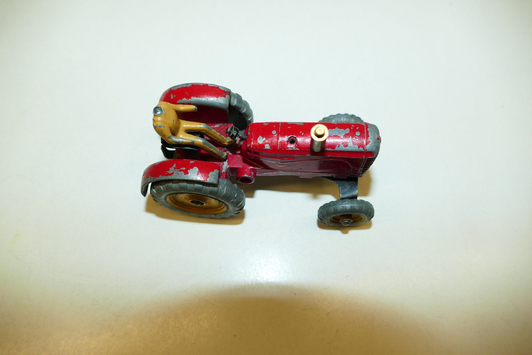 Dinky Toys Modellini d'auto: Dinky Toys: Massey Harris Tractor – Usato da Niederhasli venduto da rail-duerst 4