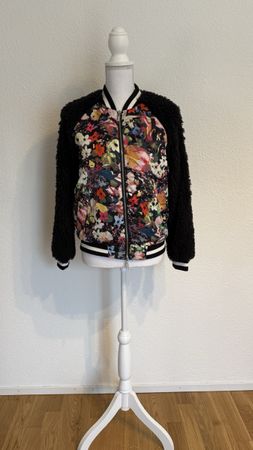 Coole Frühlingsjacke Frogbox 36