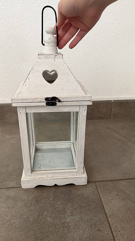 Lanterne: Vendo lanterna in legno bianco – Usato da Sessa venduto da Thisisemma 4
