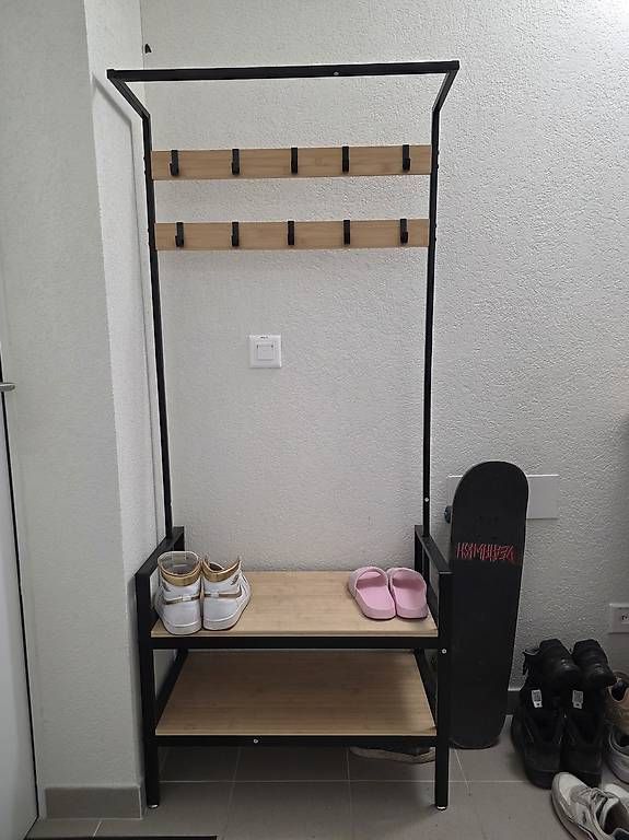 Scaffali: Schuhregal – Usato da Attiswil venduto da smm_s898