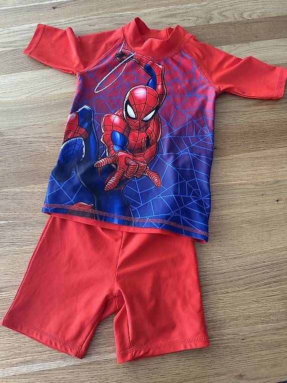 Costumi da bagno: UV Badeset Gr. 110/116 – Usato da Gwatt (Thun) venduto da Bennae