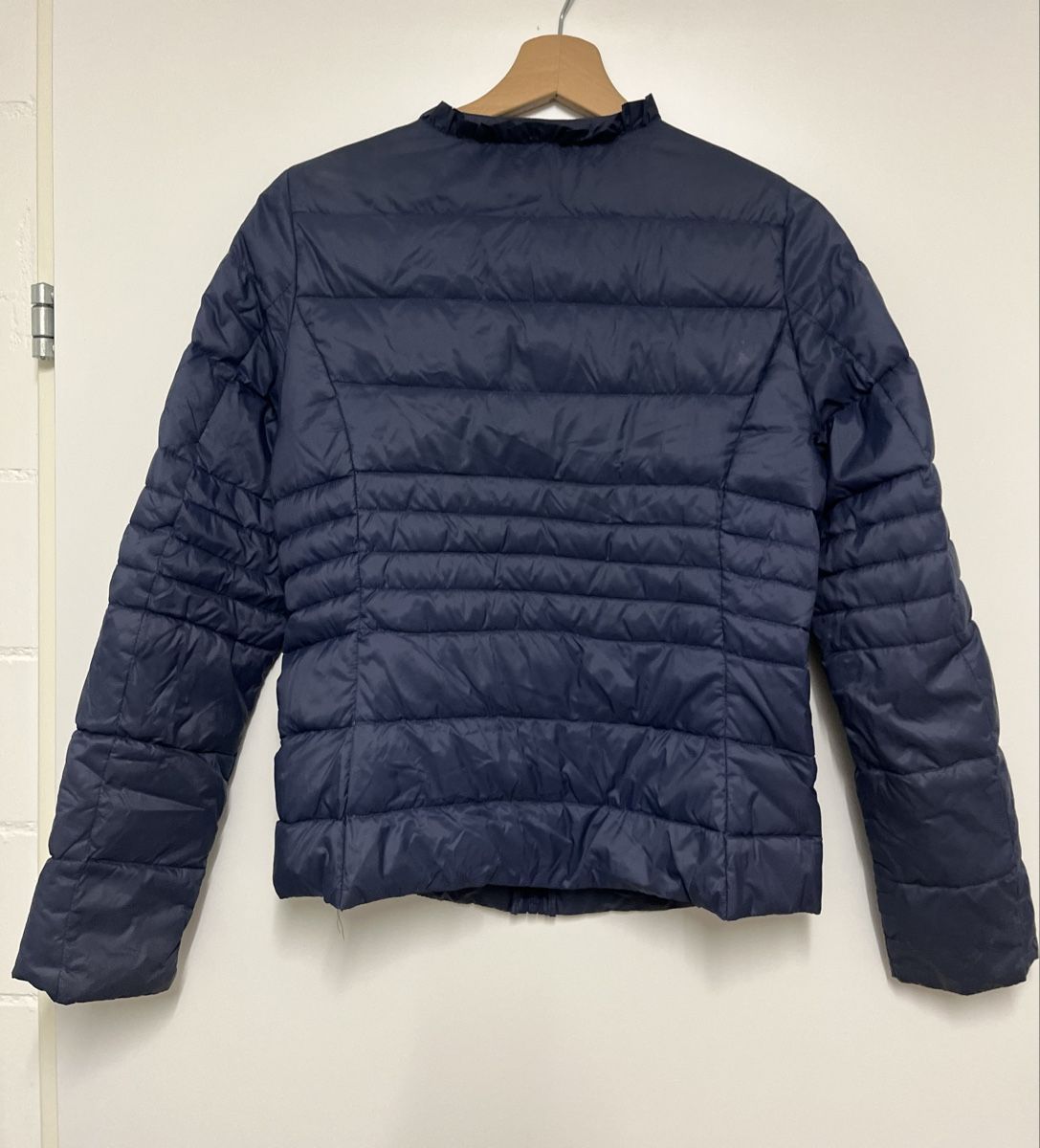 Giacche: Light Down Jacket Blue with Ruffles Size S – Usato da Bonstetten venduto da ale_vs 1