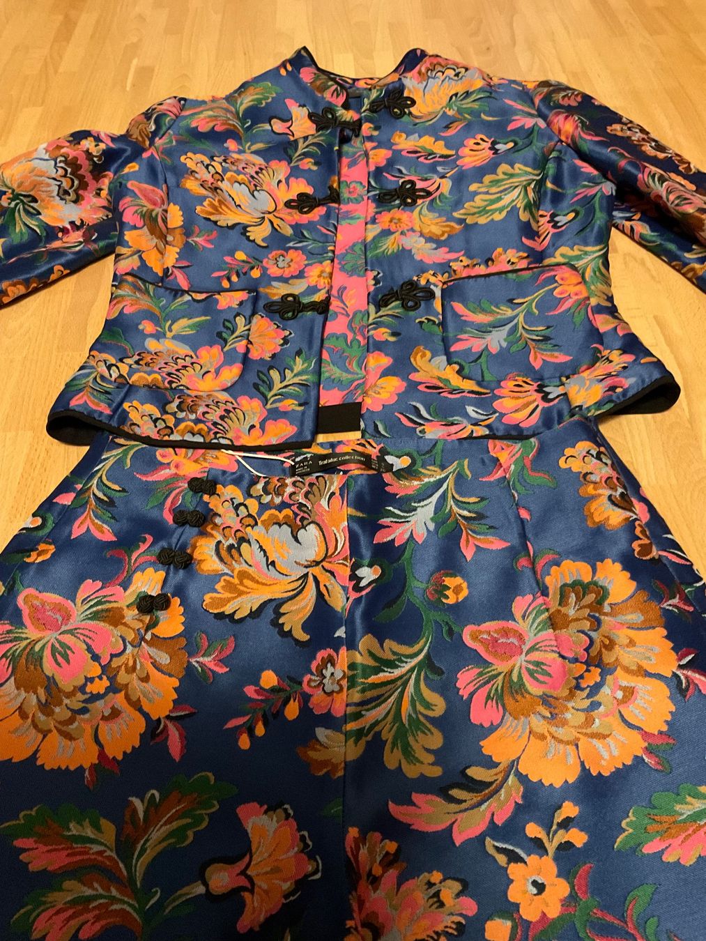Zara Completi & Tailleur: Zara Jacket and trousers set size S – Nuovo e nell'imballaggio originale da Luzern venduto da Miausie 2