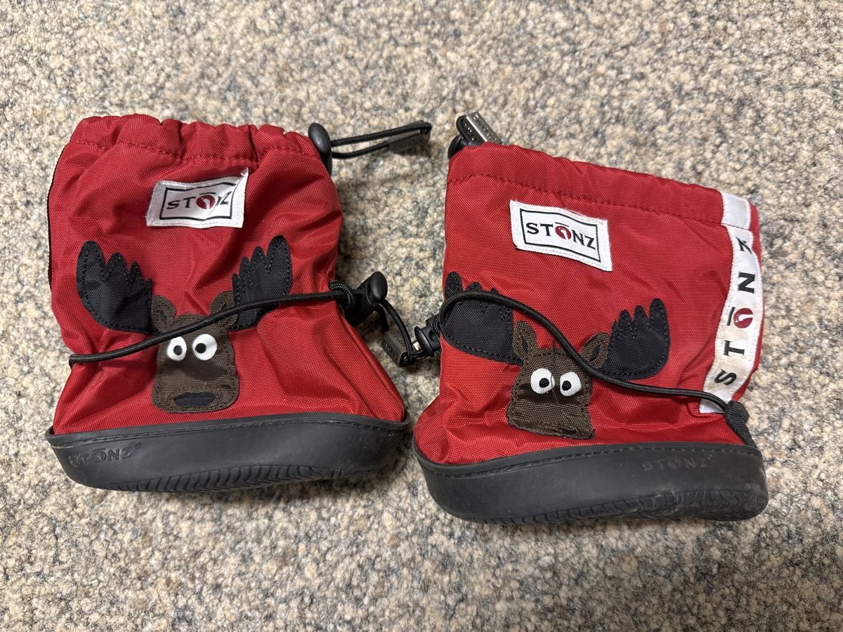 Scarpe per ragazzi: Stonz Booties mit Elk - rot. Gr. M – Usato da Rickenbach Sulz venduto da Aurelina 1