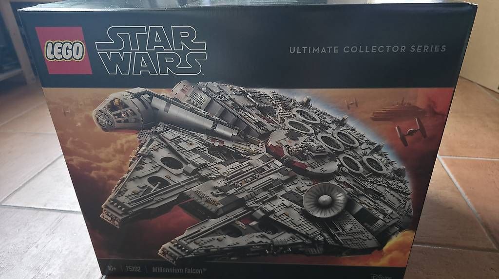 Kit di costruzioni: Lego Millenium Falcon Ultimate Collector series – Nuovo e nell'imballaggio originale da Weggis venduto da Philipp_H 2