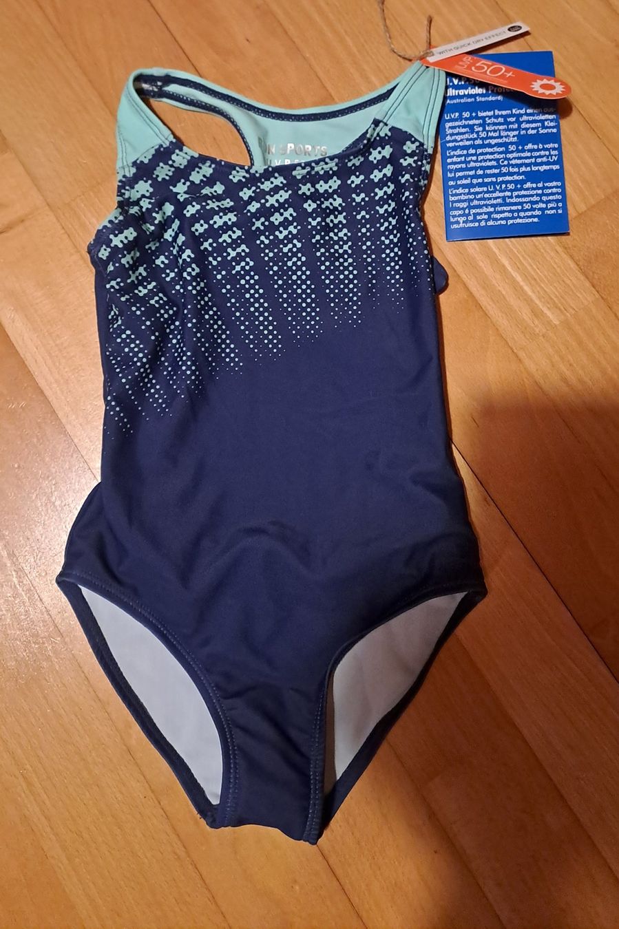 Badekleider & Bikinis: Badekleid 110/116 - Neu – Gebraucht aus Urswil von swiss_girl888