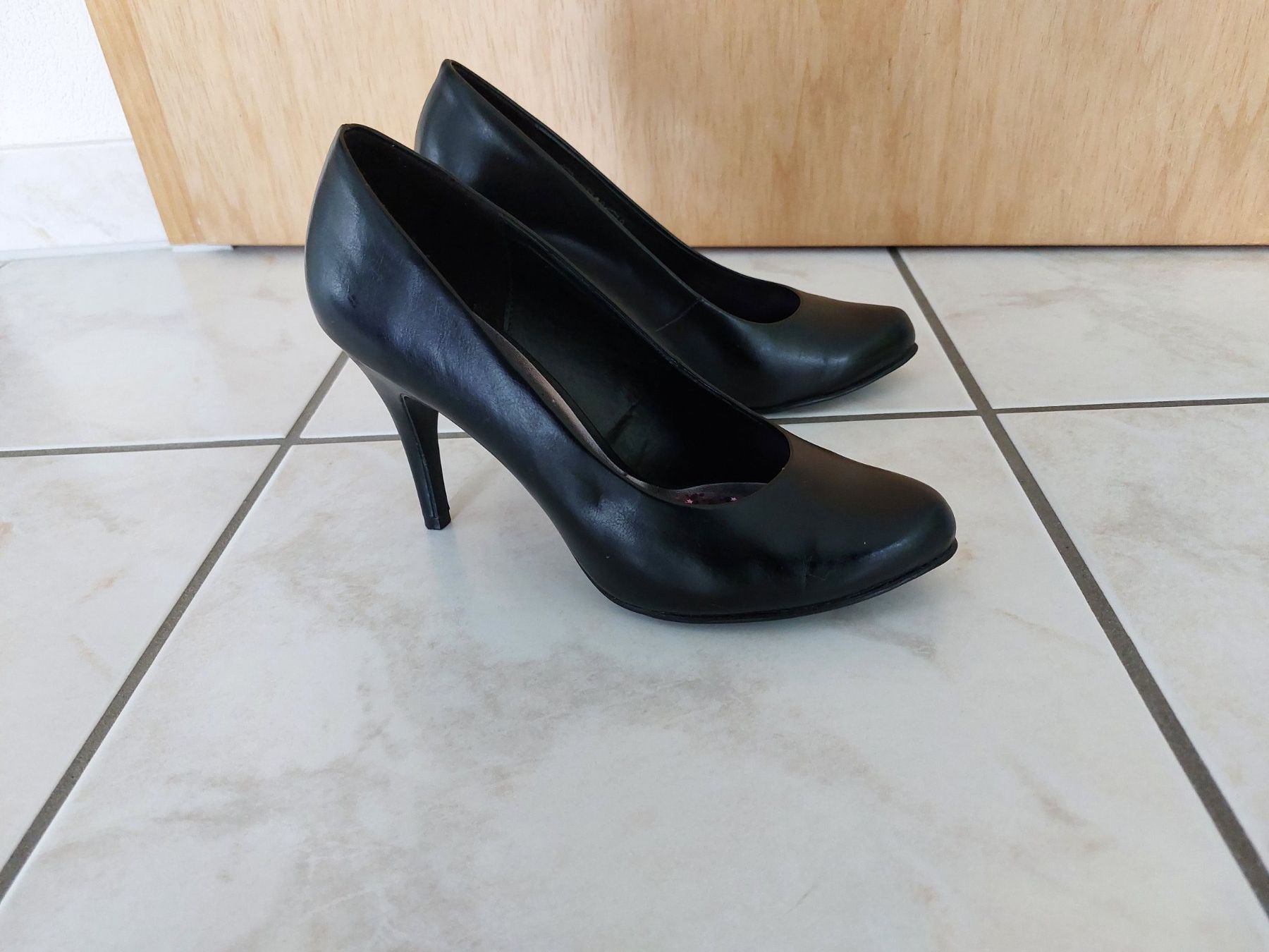 Scarpe da donna: Schuhe Gr. 40 – Usato da Schmitten venduto da JasiStern