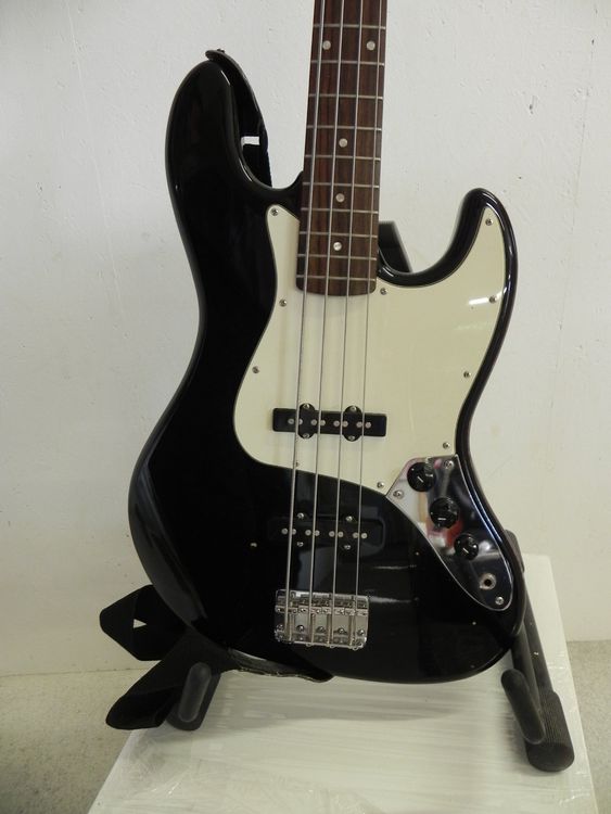 Squier Jazz-Bass | Kaufen auf Ricardo