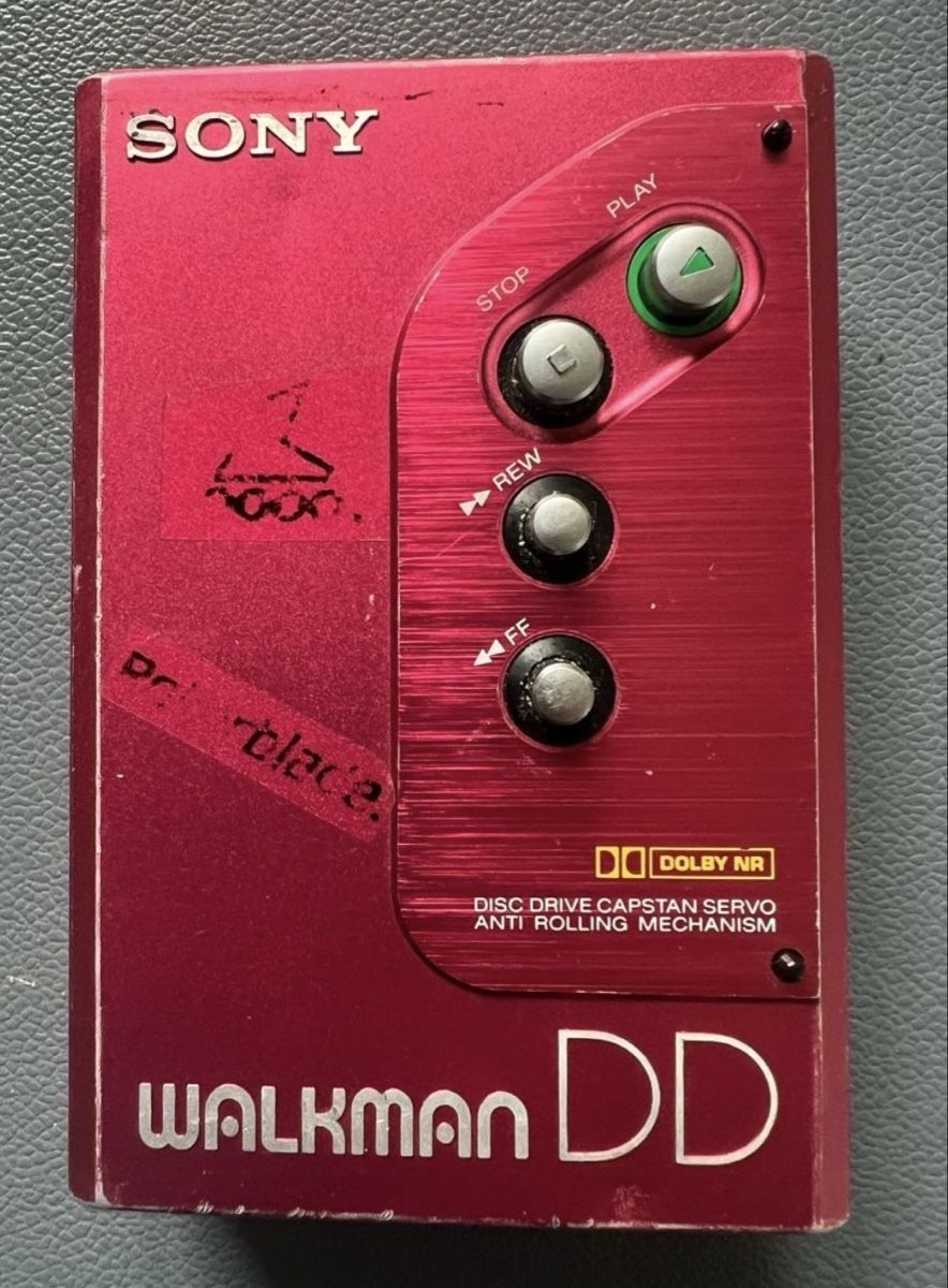 Sony Tragbarer Mediaplayer: Walkman Sony WM-DDL Cassette Player 1984 – Defekt aus Fribourg von Karmann74