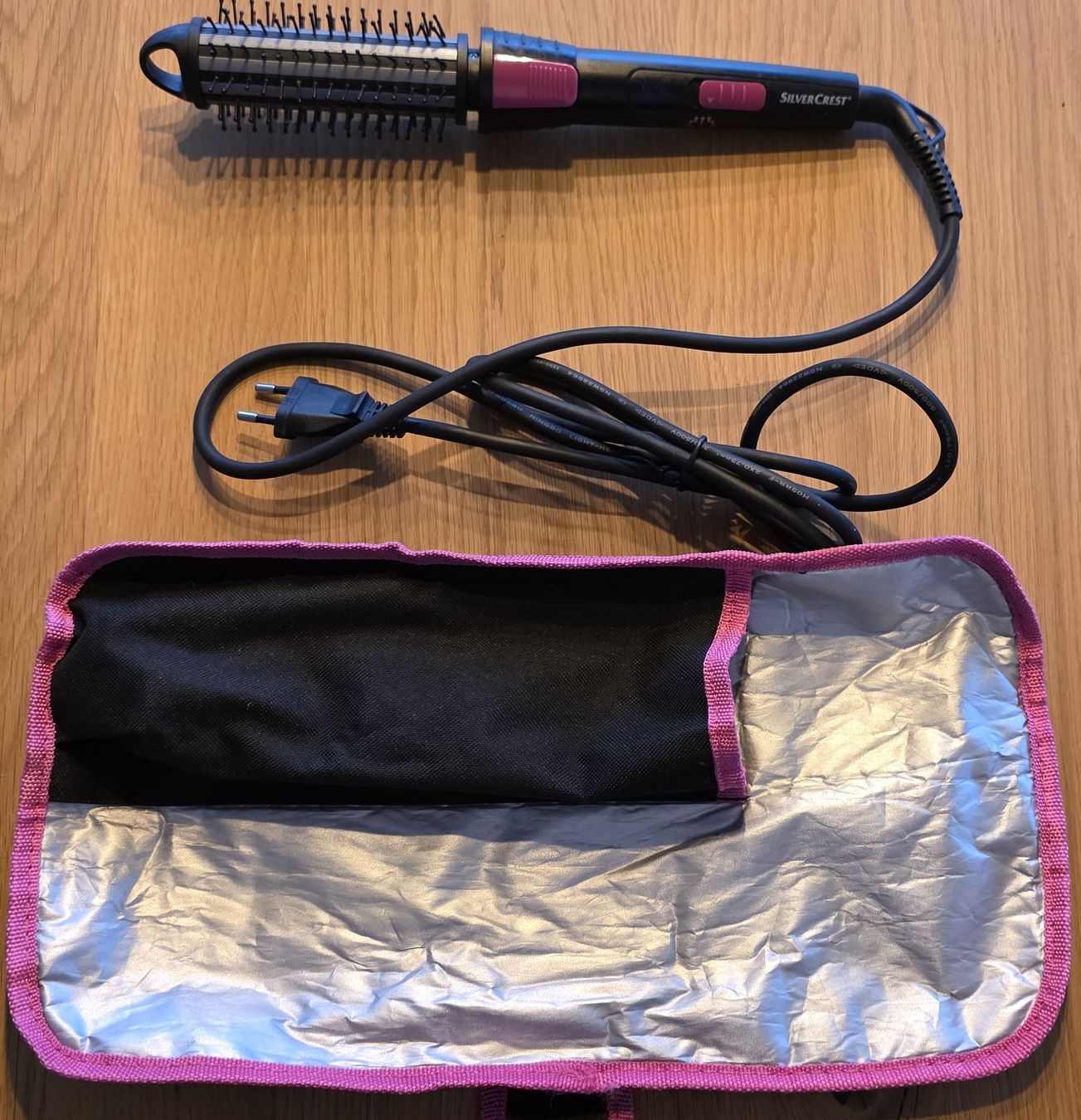 SilverCrest Produits de soins capillaires: SilverCrest Warmluftbürste / Stylingbürste – gebraucht – D'occasion à Lohn-Ammannsegg par Therealgodfather