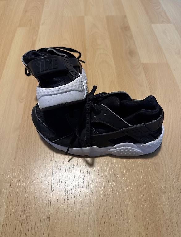 Scarpe da uomo: Nike Schuhe – Usato da Alchenflüh venduto da selina077 1