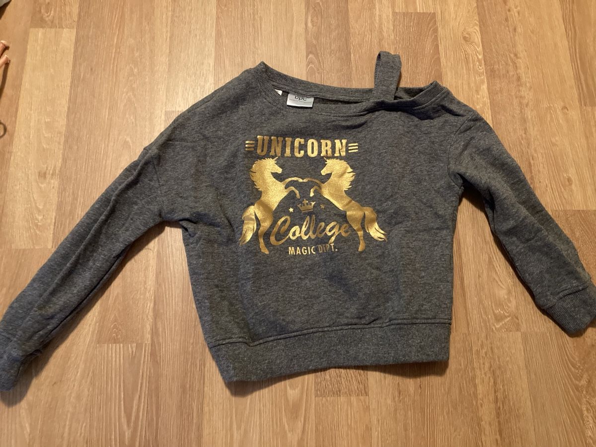 Maglioni & Felpe: Mädchen Pullover Gr. 116/122 – Nuovo (secondo la descrizione) da Emmenbrücke venduto da JJ_89