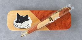 Kugelschreiber und Etui, Holz, Neu