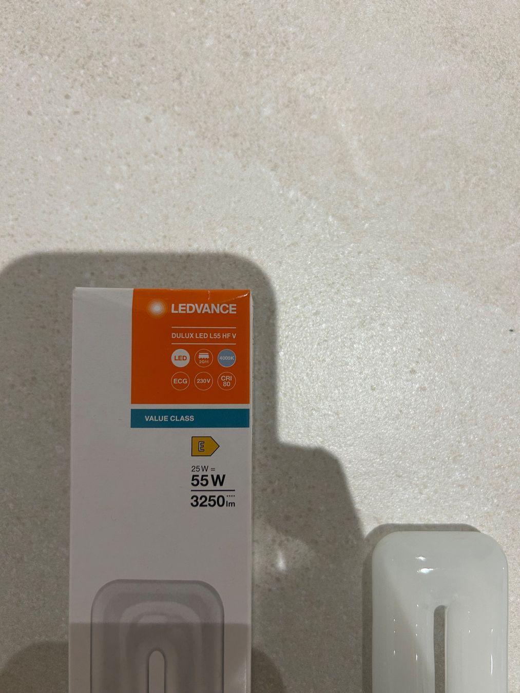 Lampade: Ledvance Dulux LED L55 HF V – Usato da Kappelen venduto da Kugelfisch011 1